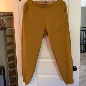 Textured Athleta Brooklyn Jogger